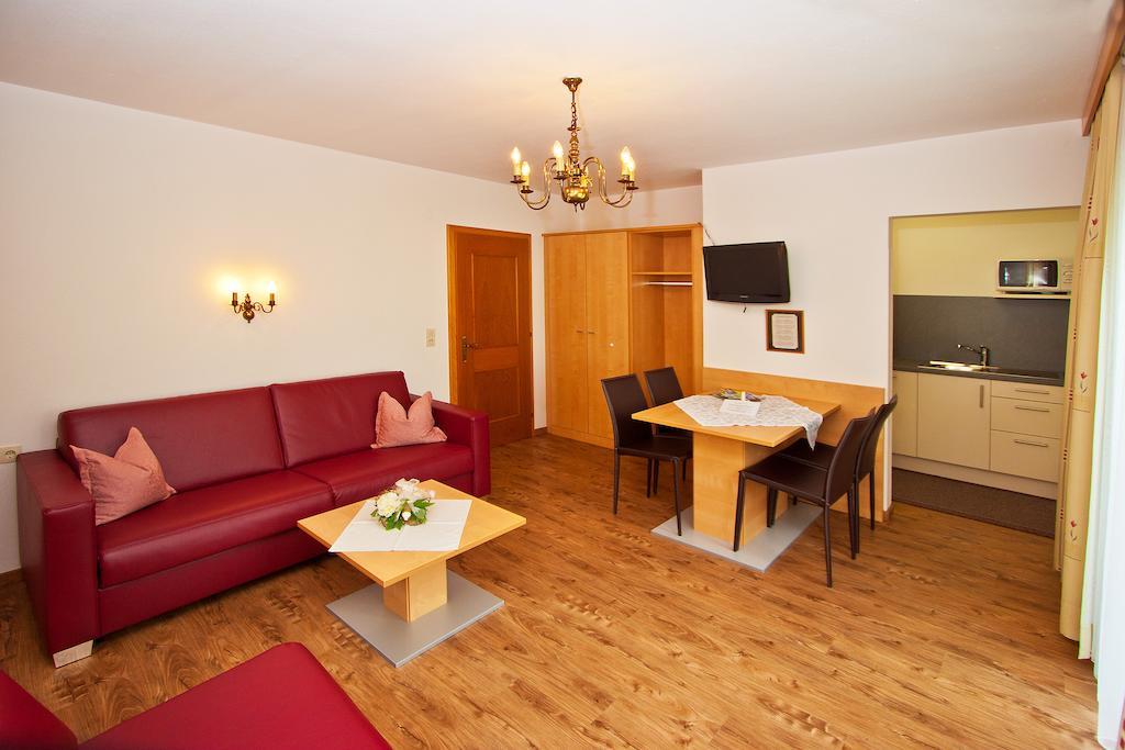 Ferienwohnungen Appartements Patscheider Finkenberg Camera foto