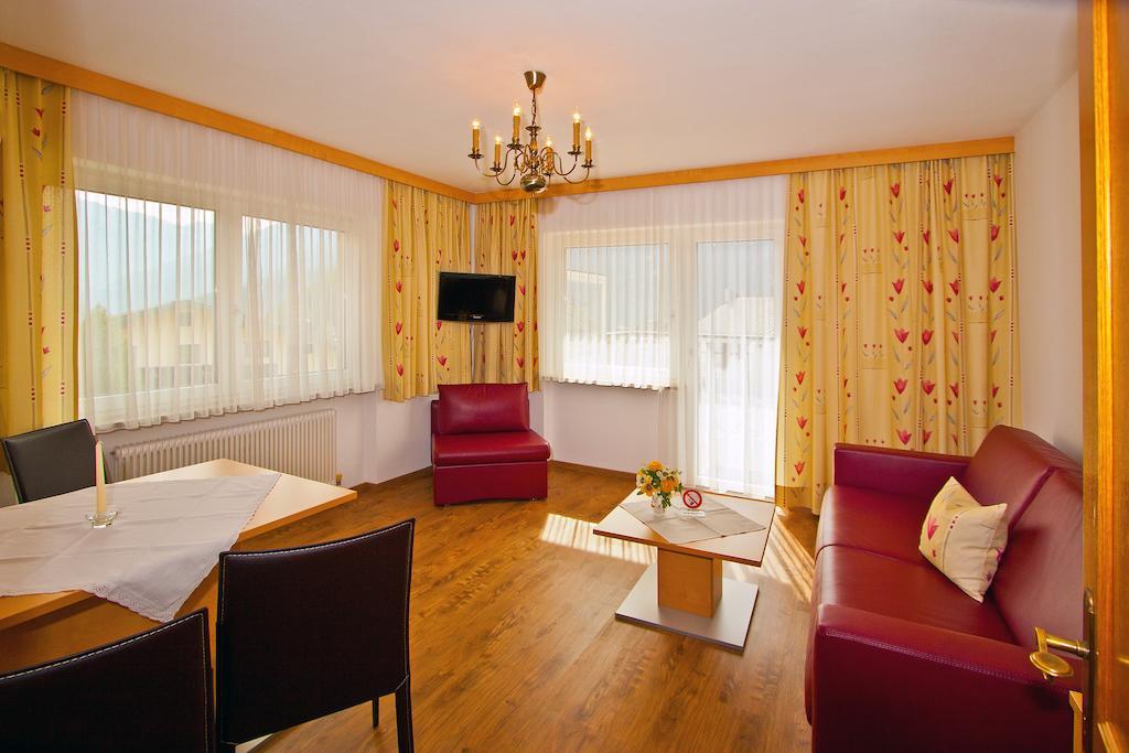 Ferienwohnungen Appartements Patscheider Finkenberg Camera foto