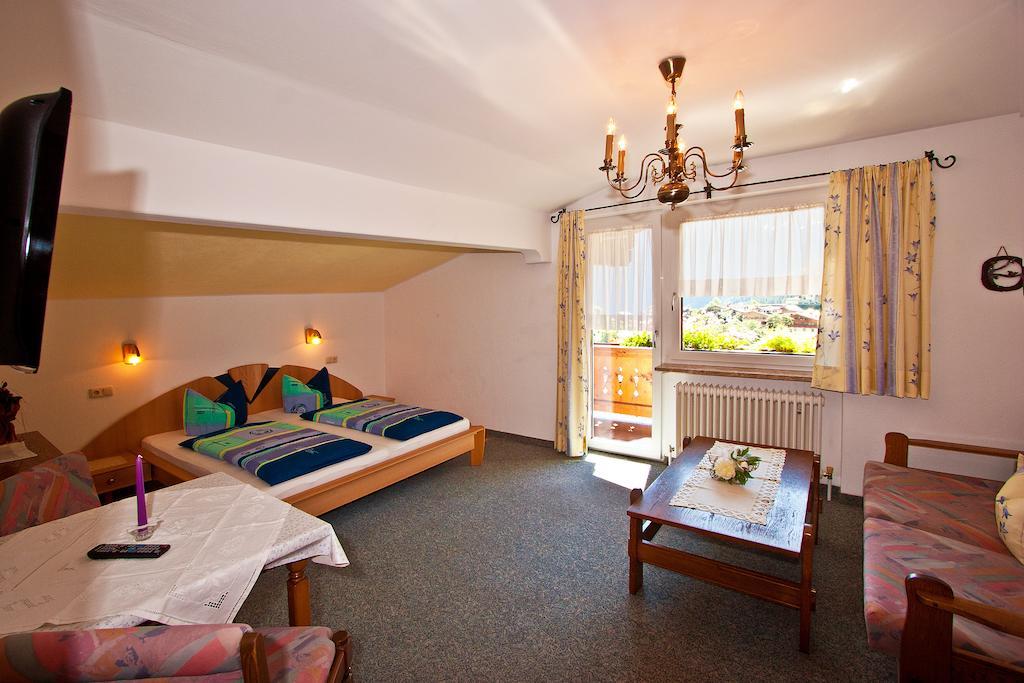 Ferienwohnungen Appartements Patscheider Finkenberg Camera foto