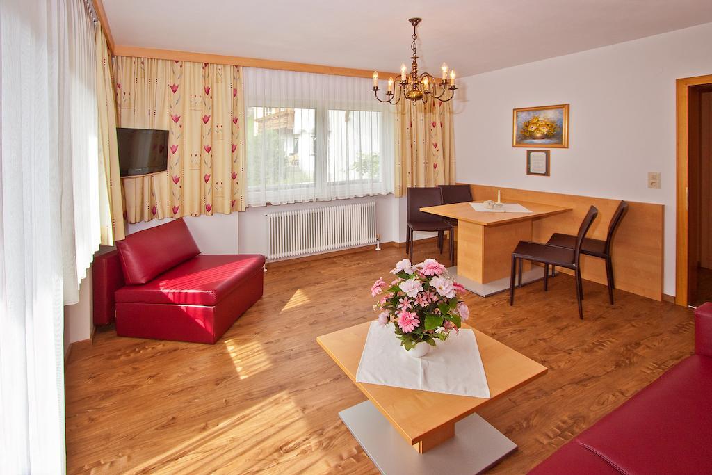Ferienwohnungen Appartements Patscheider Finkenberg Camera foto