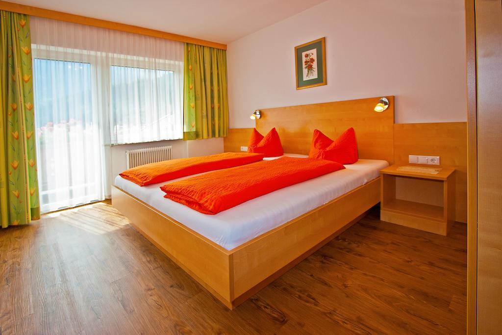 Ferienwohnungen Appartements Patscheider Finkenberg Camera foto